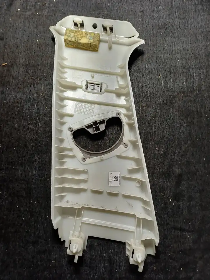 BMW 3 F30 F35 F31 (2012 - 2018) 51437220998 Прочие детали салона — фото 2