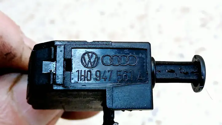 Volkswagen Sharan (2000 - 2003) 1H0947561A Датчик стояночного тормоза — фото 4