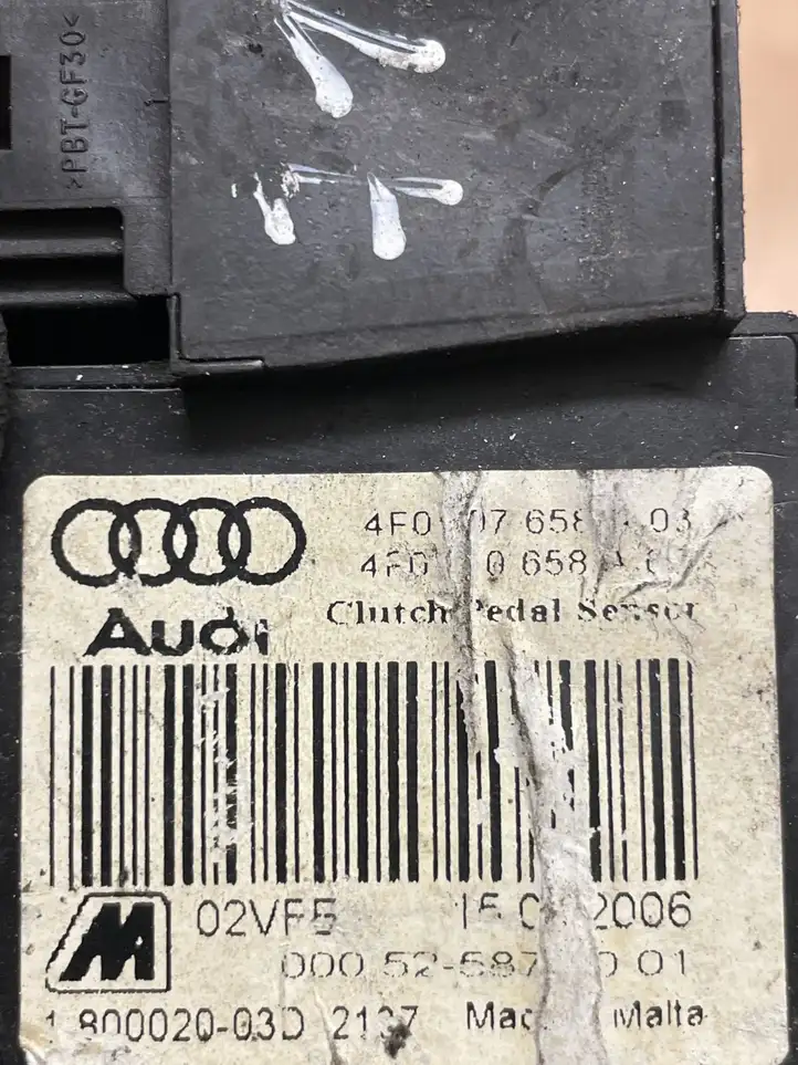 Audi A6 S6 C6 4F (2004 - 2008) 4F0907658 Датчик педали сцепления — фото 4