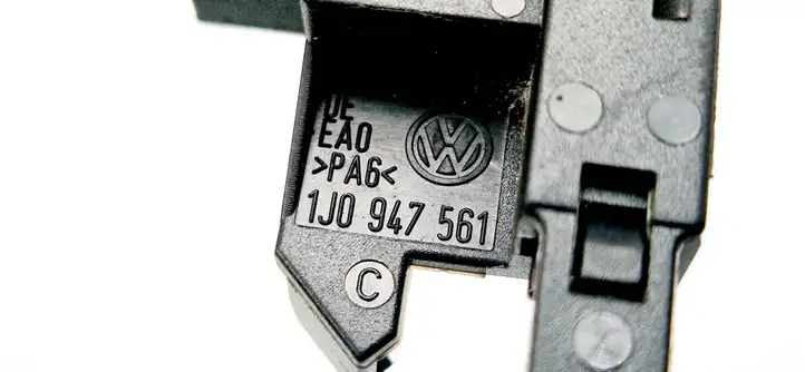 Audi A3/S3 8P (2004 - 2008) 1J0947561 Датчик стояночного тормоза — фото 4