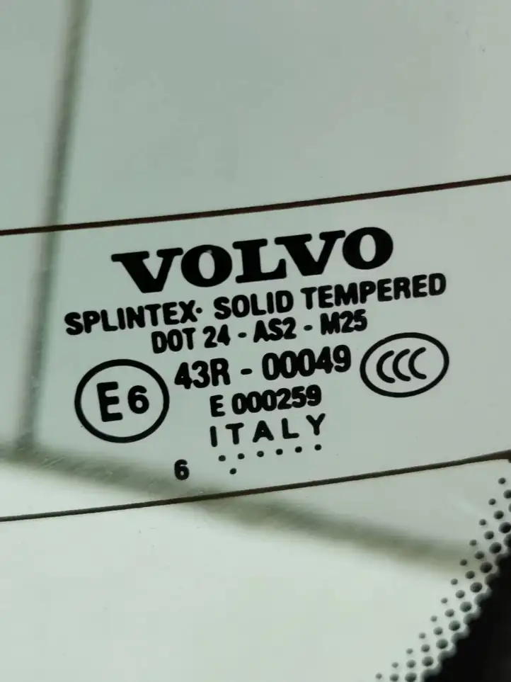 Volvo S60 (2004 - 2010) E643R00049 Заднее стекло — фото 2