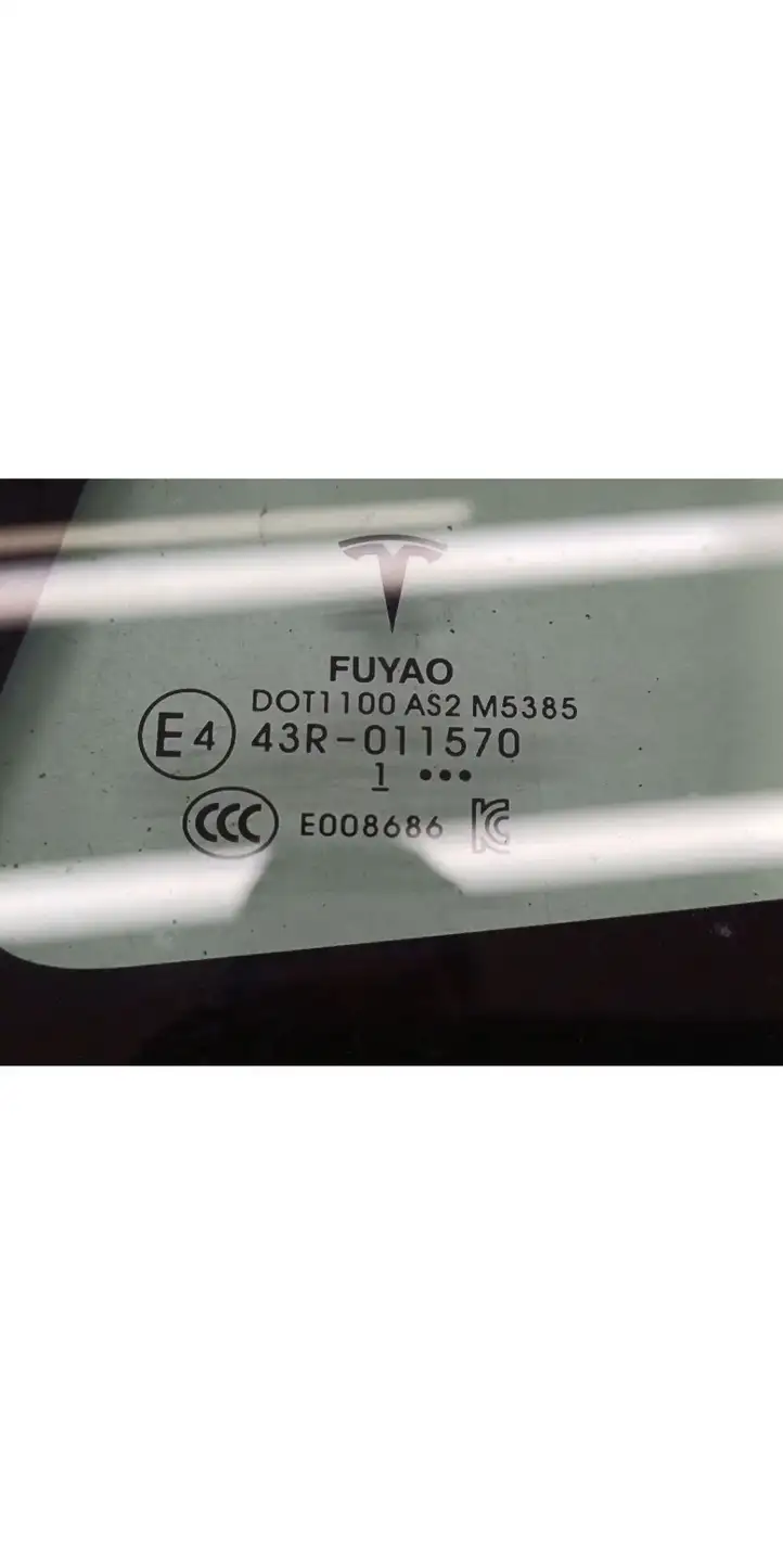Tesla Model 3 (2017 - 2023) 1514978-00-B Заднее боковое стекло — фото 3