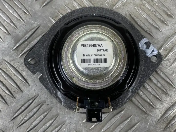 Jeep Grand Cherokee WL (2021 - ) P68426487AA Твитер задних дверей — фото 2