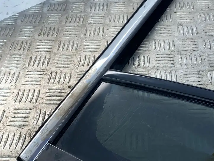 Jeep Grand Cherokee WL (2021 - ) Форточка двери — фото 3