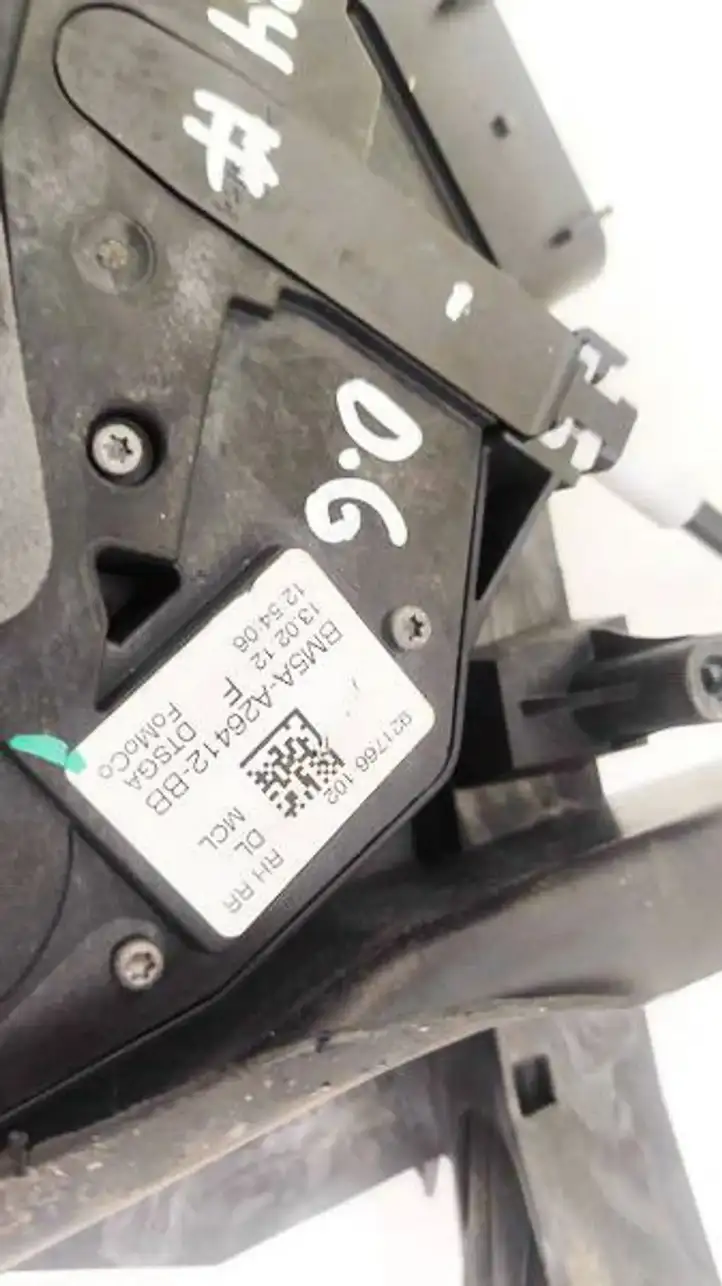 Ford Focus (2011 - 2015) bm5aa26413ad Замок задней двери — фото 3