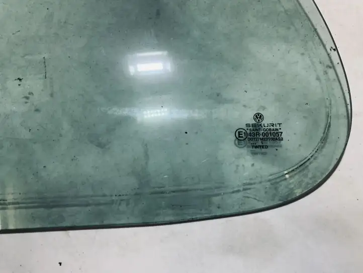 Volkswagen Golf IV (1998 - 2005) Форточка двери — фото 2