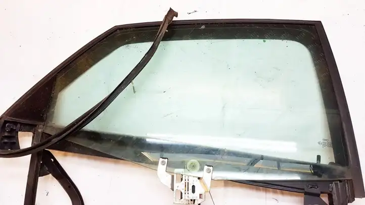 Audi A4 S4 B6 8E 8H (2000 - 2006) Стекло задней двери — фото 1