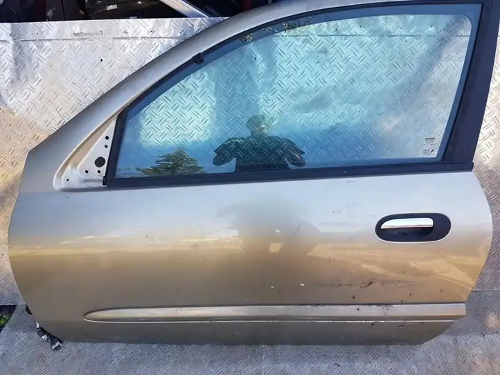 Nissan Almera N16 (2000 - 2010) Дверь — фото 1