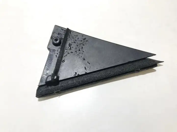 Toyota Prius (XW20) (2003 - 2009)  6748747031 Другая деталь салона