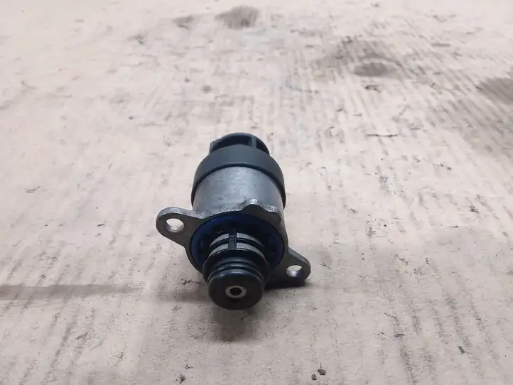 Kia Ceed (2015 - 2018) 331002A600 Регулятор давления топлива — фото 1