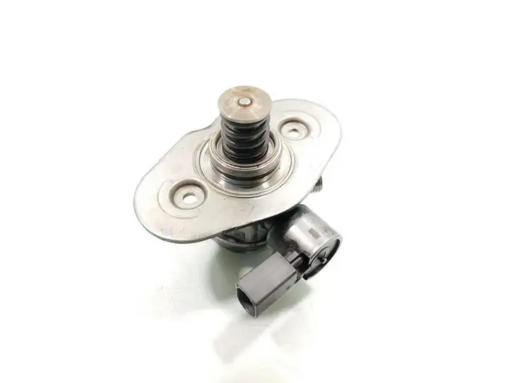 BMW M6 F06/F12/F13 (2012 - 2018) 7599865 Топливный насос — фото 1