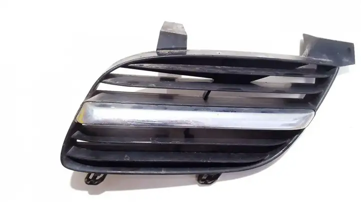 Nissan Almera N16 (2000 - 2010) 62332BM400 Передняя решетка — фото 1