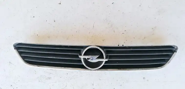 Opel Astra G (1998 - 2004) Передняя решетка — фото 1