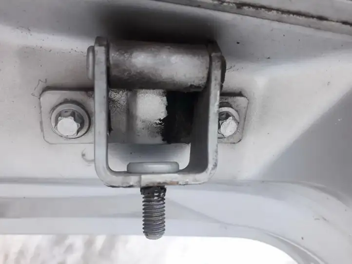 Mitsubishi Colt (2004 - 2008) Петли крышки багажника — фото 2