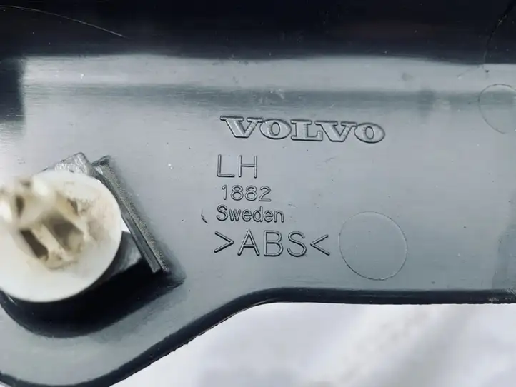 Volvo V70 (2000 - 2004) 1882 Прочие детали салона — фото 3