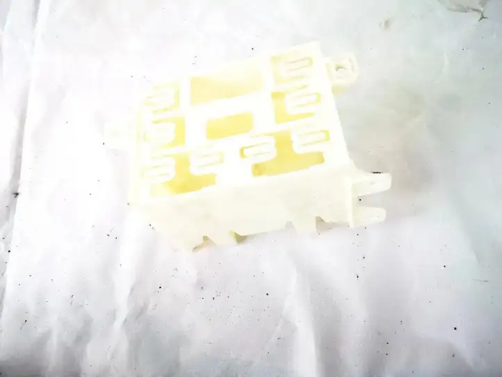 BMW 1 E81 E87 (2004 - 2011)  61356922428 Другая внешняя деталь