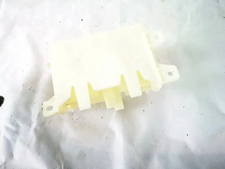 BMW 1 E81 E87 (2004 - 2011)  61356922428 Другая внешняя деталь