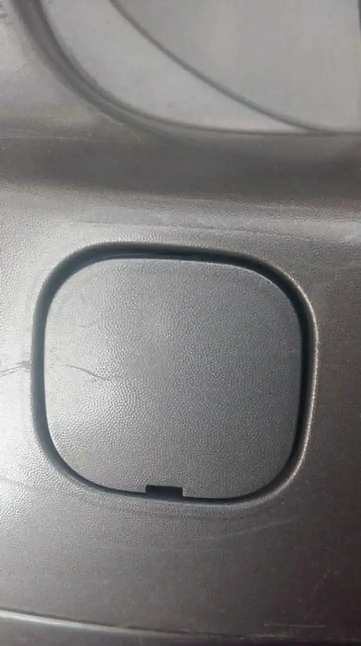 Renault Scenic II - Grand scenic II (2003 - 2006) Заглушка буксировочной петли бампера — фото 1