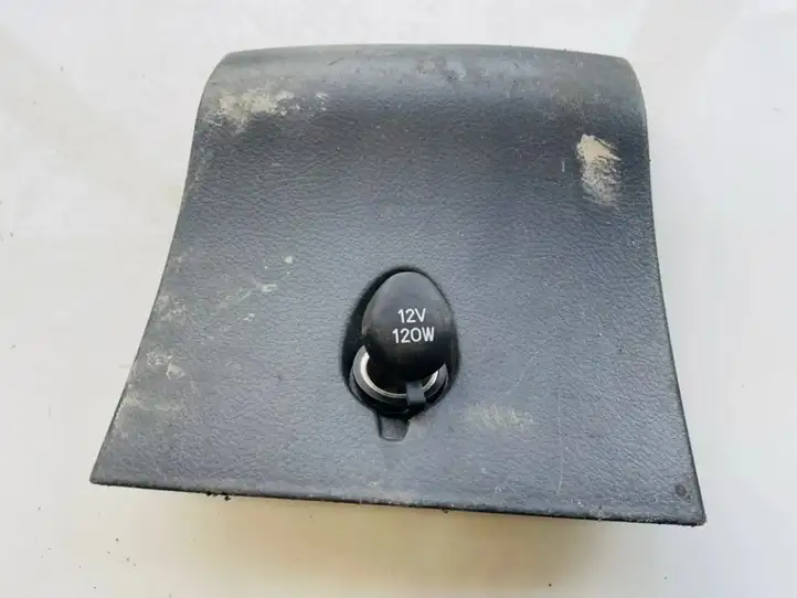 Toyota Corolla Verso AR10 (2004 - 2009) 589230F010 Прочие детали салона — фото 1