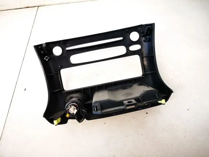 Toyota Yaris Verso (1999 - 2005) 8622052020 Прочие детали салона — фото 2