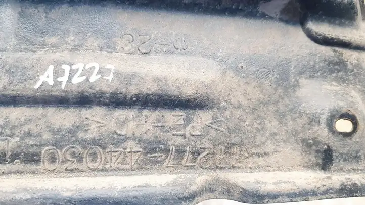 Toyota Avensis Verso (2001 - 2004) 7727744030 Прочие внешние детали — фото 2