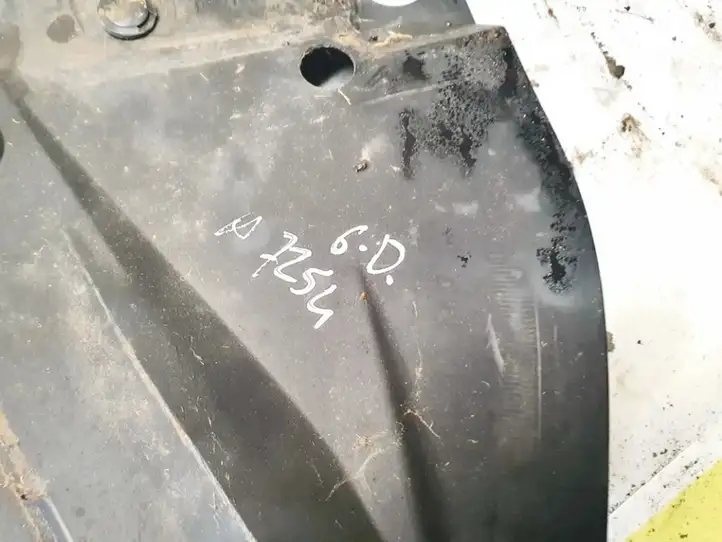 Audi A4 S4 B6 8E 8H (2000 - 2006) 8e0825216d Защита двигателя — фото 2