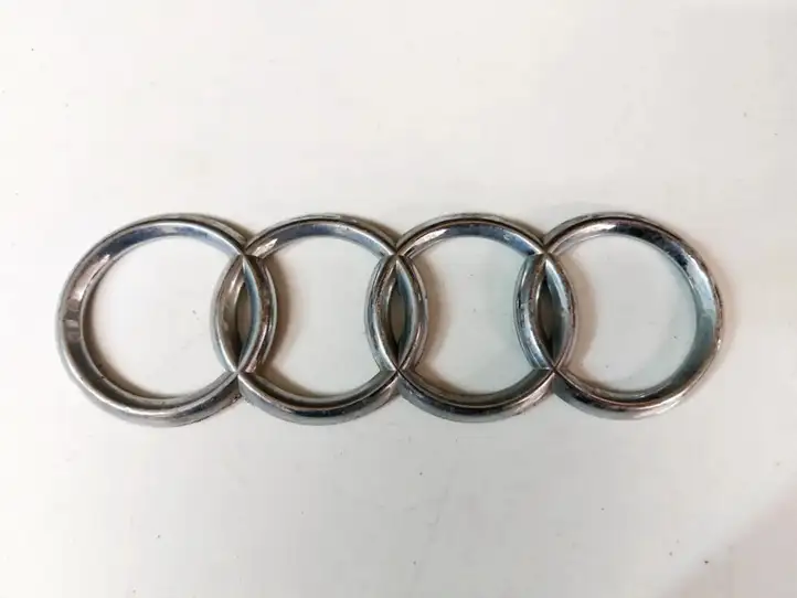 Audi A6 S6 C5 4B (2001 - 2004) 8z0853742 Эмблема автомобиля — фото 1