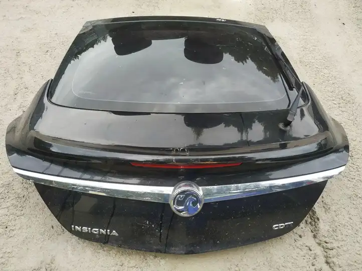 Opel Insignia A (2008 - 2017) juodas Крышка багажника — фото 2