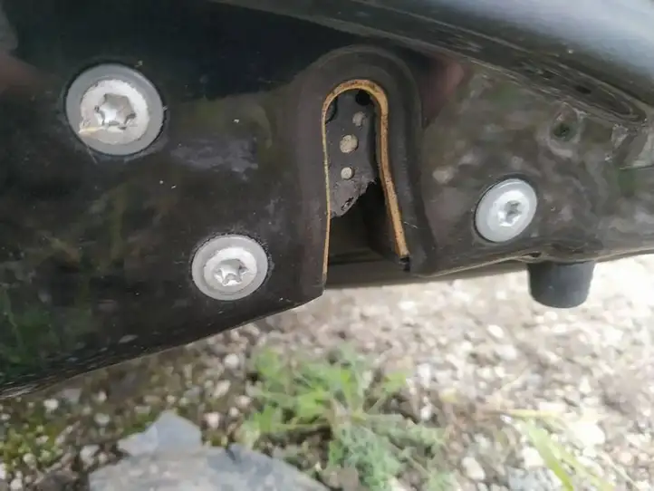Toyota Corolla E120 E130 (2000 - 2004) Замок задней двери — фото 1