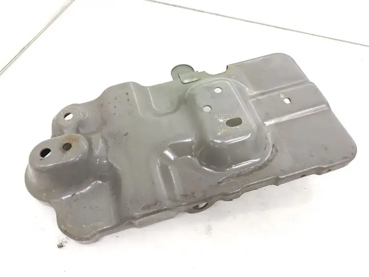 Chevrolet Captiva (2013 - 2016) Площадка аккумулятора — фото 2