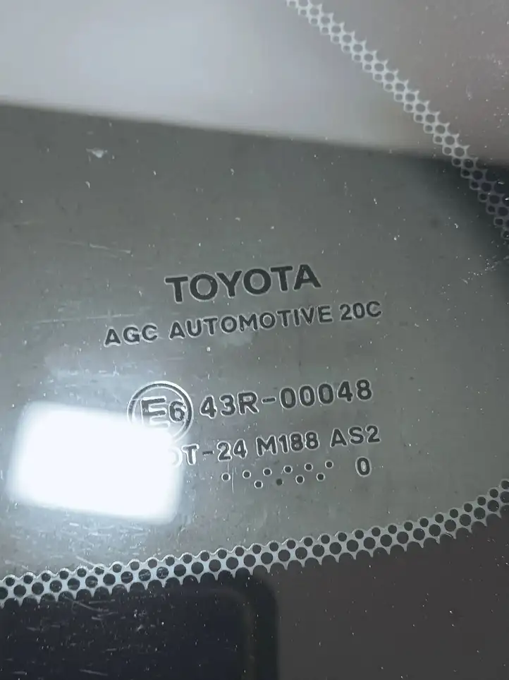 Toyota Avensis T270 (2009 - 2012) As2 Заднее боковое стекло — фото 3