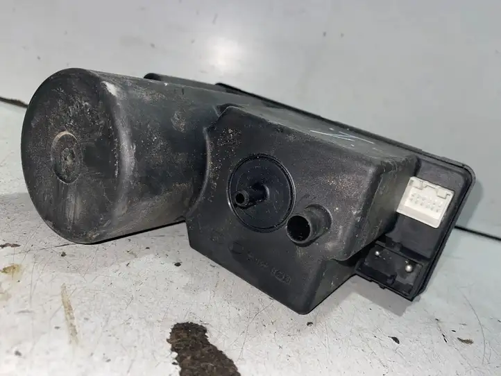 Audi A4 S4 B6 8E 8H (2000 - 2006) 4A0862257A Вакуумный насос центрального замка — фото 3
