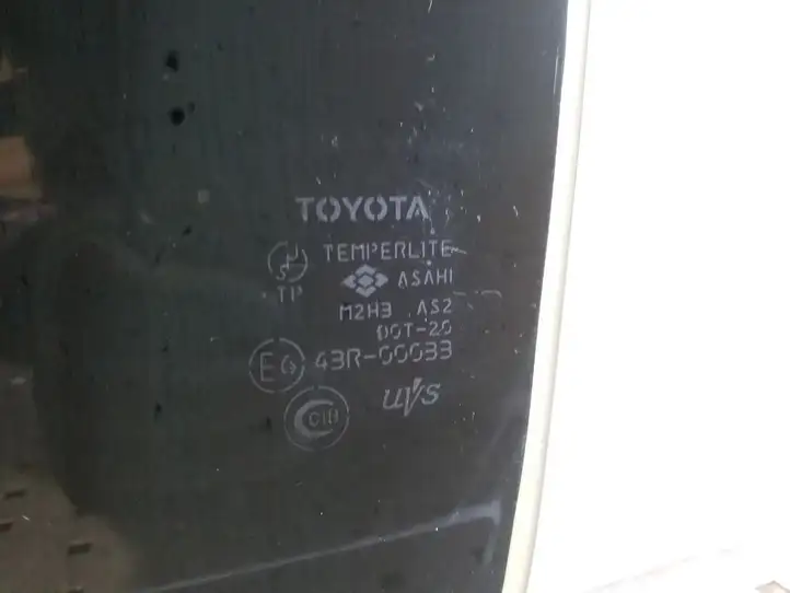 Toyota RAV 4 (XA20) (2000 - 2005) Стекло задней двери — фото 2