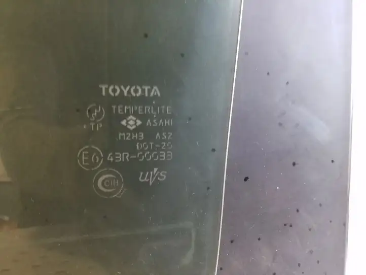 Toyota RAV 4 (XA20) (2000 - 2005) Стекло задней двери — фото 2