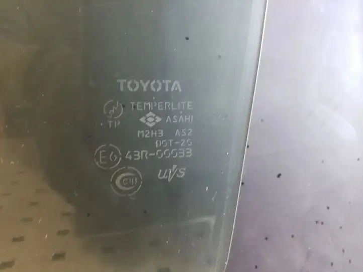 Toyota RAV 4 (XA20) (2000 - 2005) Стекло задней двери — фото 2