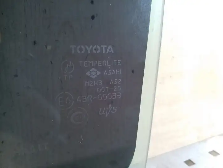 Toyota RAV 4 (XA20) (2000 - 2005) Стекло задней двери — фото 2