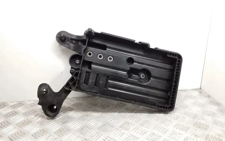 Audi A3/S3 8V (2012 - 2016) 5Q0915321G Площадка аккумулятора — фото 1