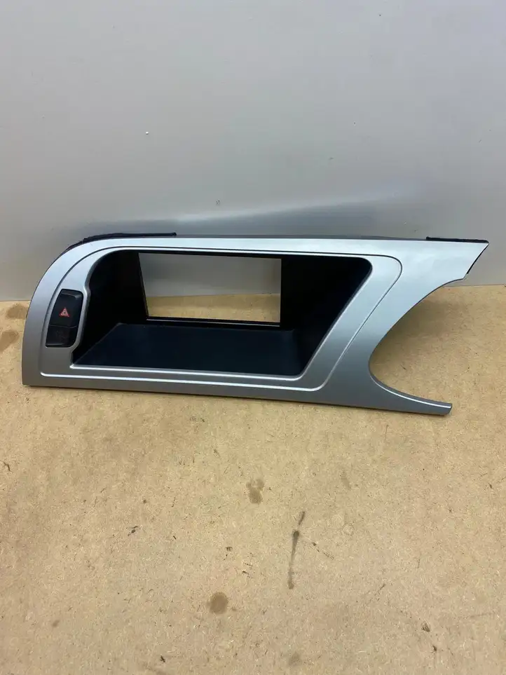 Audi A4 S4 B8 8K (2011 - 2015) 8K2857185G Прочие детали салона — фото 1