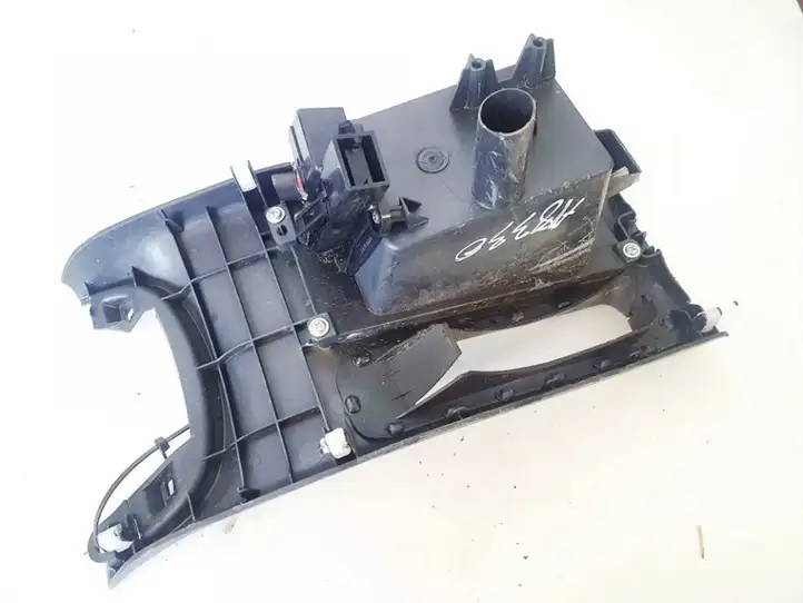 Toyota Avensis T250 (2006 - 2009) 5880505030 Прочие детали салона — фото 3