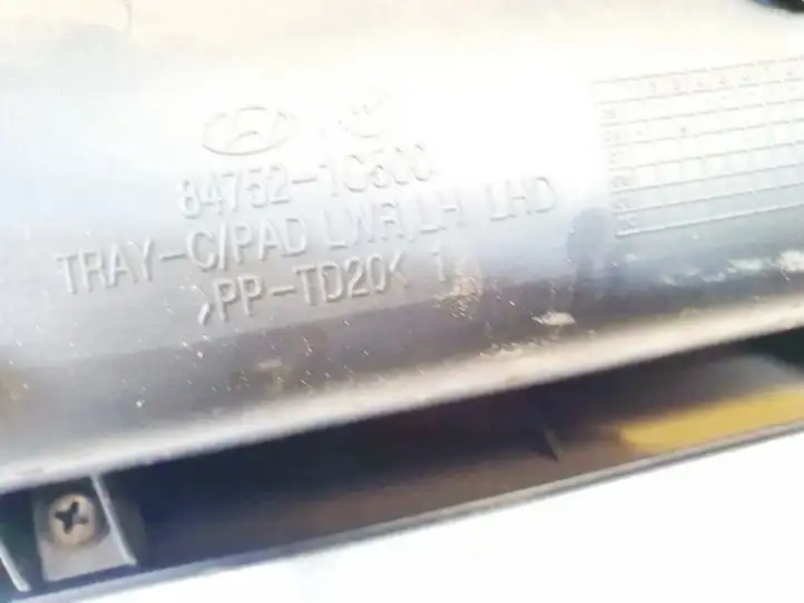 Hyundai Getz (2005 - 2011) 847521c500 Прочие детали салона — фото 3