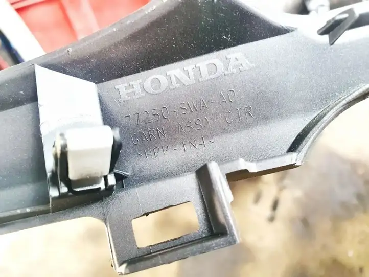 Honda CR-V (2006 - 2009) 77250swaa0 Прочие детали салона — фото 3