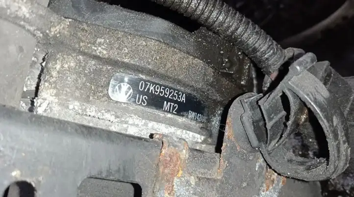 Volkswagen Jetta V (2005 - 2010) 07K959253A Насос вторичного воздуха — фото 3