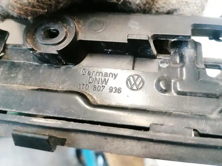 Volkswagen Touran I (2003 - 2010) 1T0807936 Кронштейн заднего бампера — фото 3