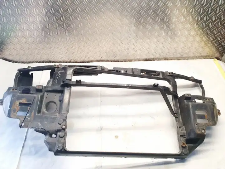 Ford Galaxy (2000 - 2006)   Панель радиаторов (телевизор)