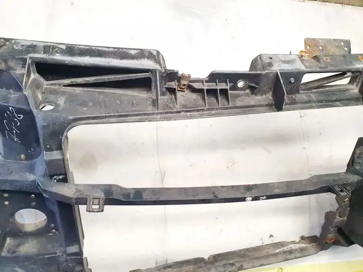 Ford Galaxy (2000 - 2006)   Панель радиаторов (телевизор)