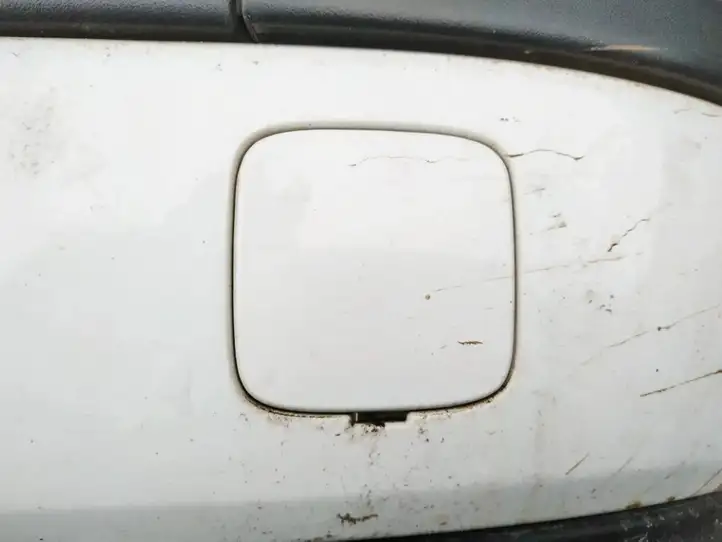 Ford Focus (2005 - 2008) Заглушка буксировочной петли бампера — фото 3