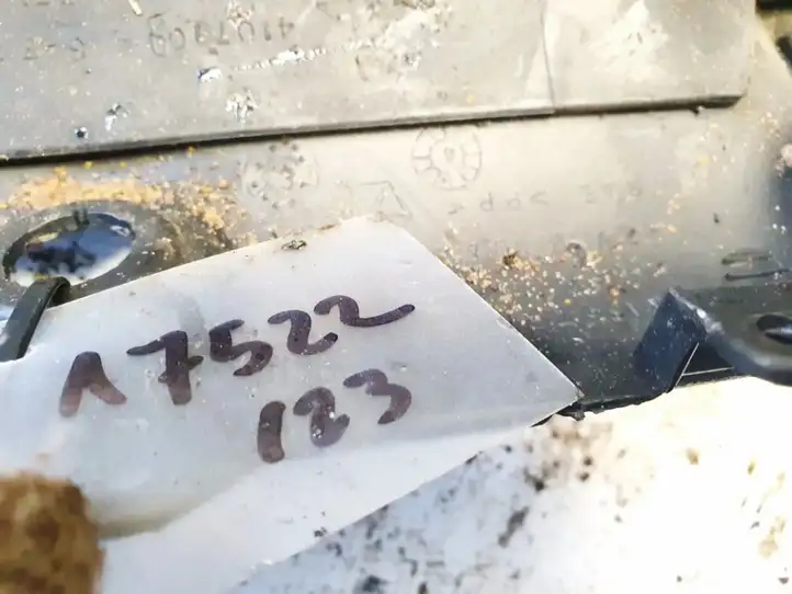 Chrysler Sebring (ST-22 - JR) (2000 - 2007)  4107100 Другая деталь салона