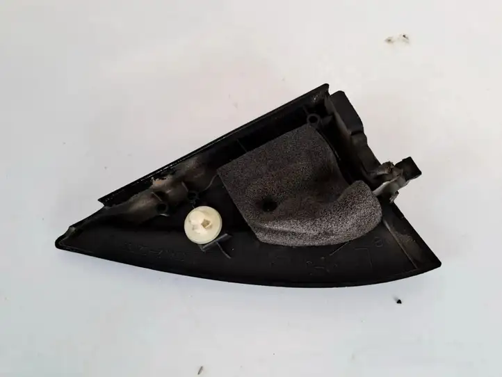 Toyota Yaris Verso (1999 - 2005) 6749252030 Прочие детали салона — фото 3