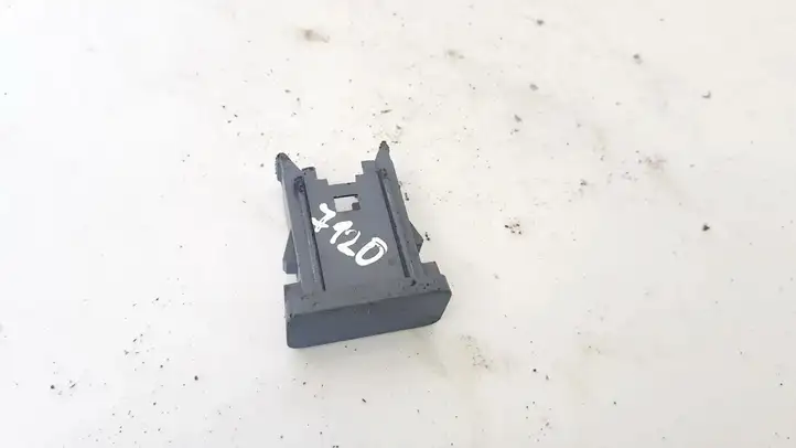 Toyota Avensis Verso (2001 - 2004) Прочие детали салона — фото 2