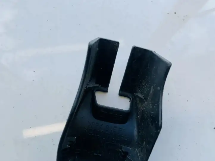 Toyota Avensis Verso (2001 - 2004) 7212844010 Прочие детали салона — фото 3
